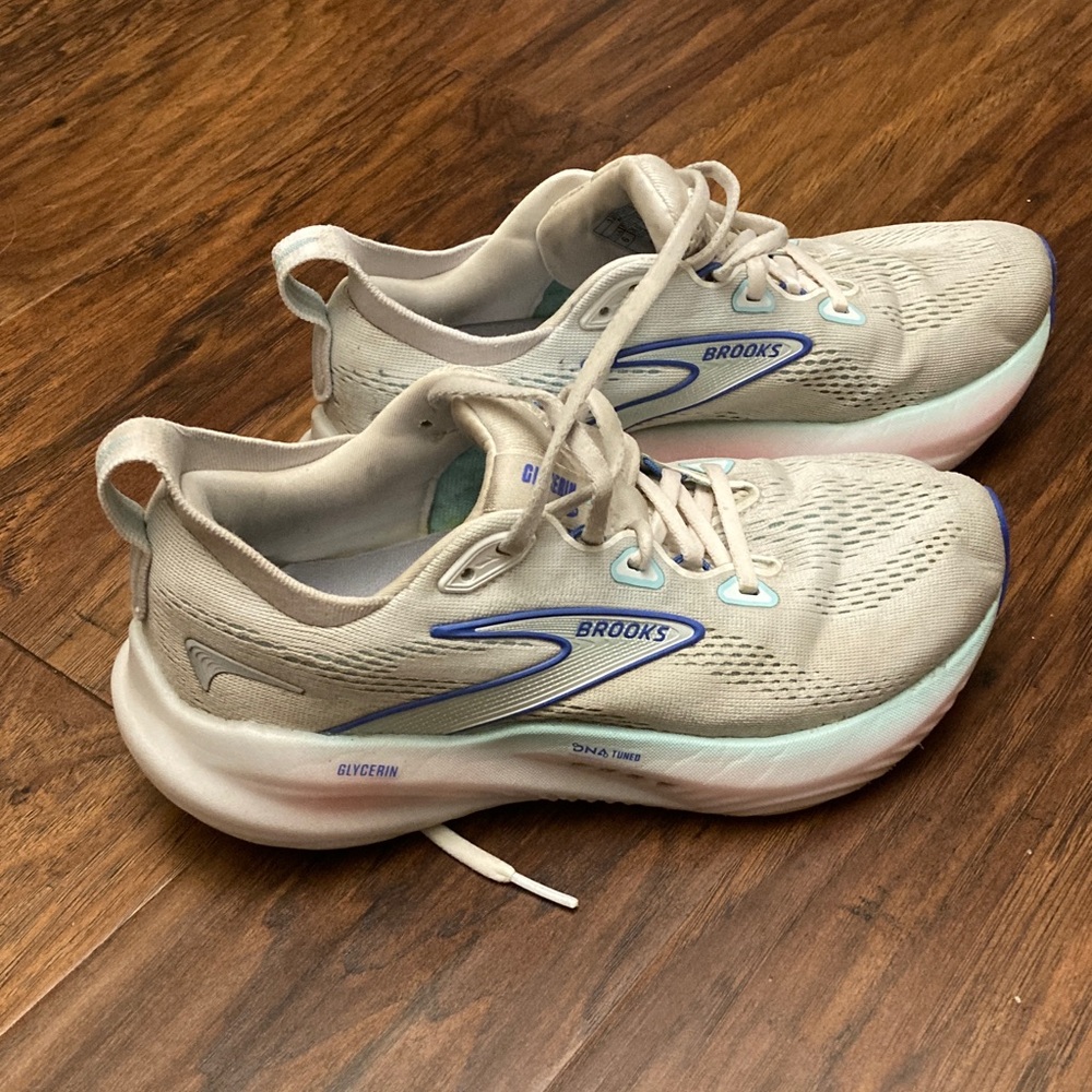 Brooks Women's Glycerin Size 6